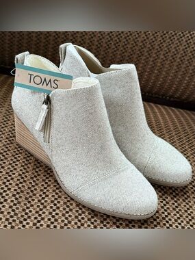 TOMS Beige Goldie Wedge Booties 8.5